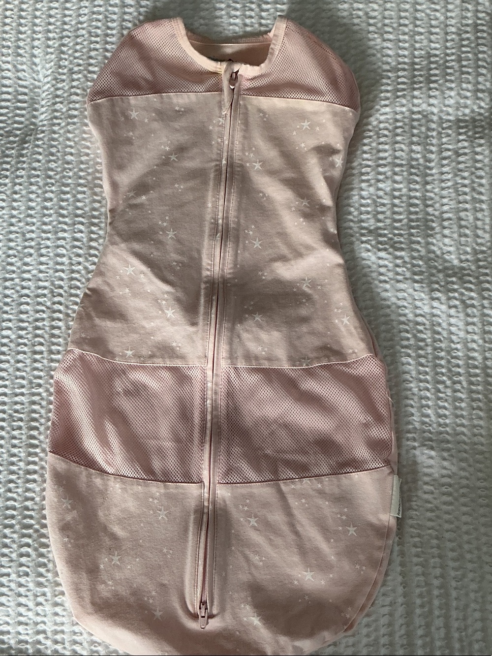 Happiest Baby Sleepea 5Second Baby Swaddle pink white star patterns mesh panels